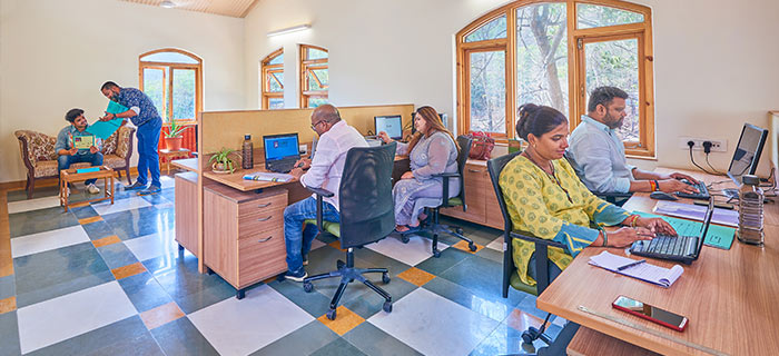 Reception & Administration Wing, Café & Store